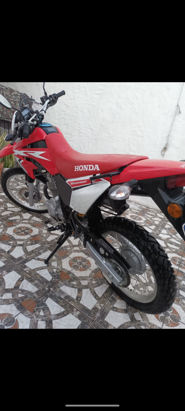 Honda XR 250 2023 Rojo - Imagen 3