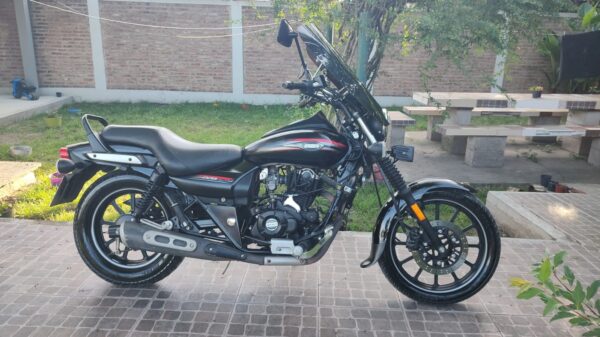 Bajaj Avenger 220 Street 2017 Negro - Imagen 4