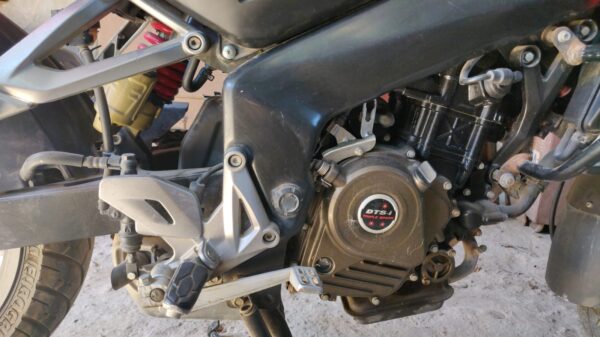 Bajaj Rouser 200 Ns 2017 Negro - Imagen 4