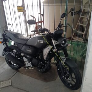 YAMAHA fzx 150 cc 2023 Negro: imagen 2