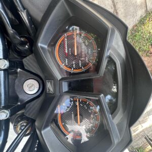 Honda Twister 125 2023 Negro: imagen 3