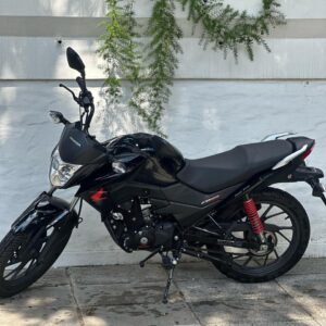 Honda Twister 125 2023 Negro: imagen 2