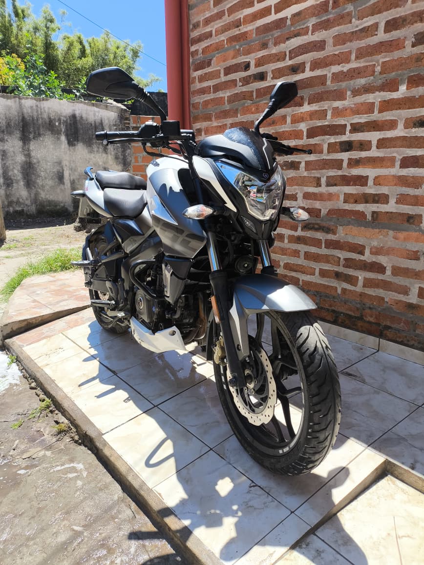 Bajaj Rouser NS 200 2020 Blanco: imagen 4