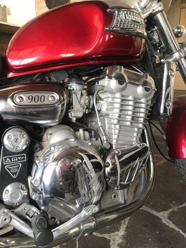 Triumph 900 Thunderbird 2000 Rojo