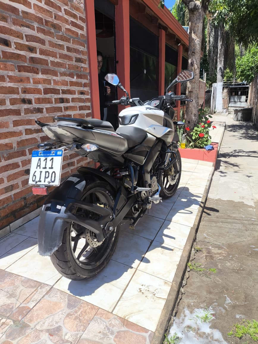 Bajaj Rouser NS 200 2020 Blanco: imagen 2