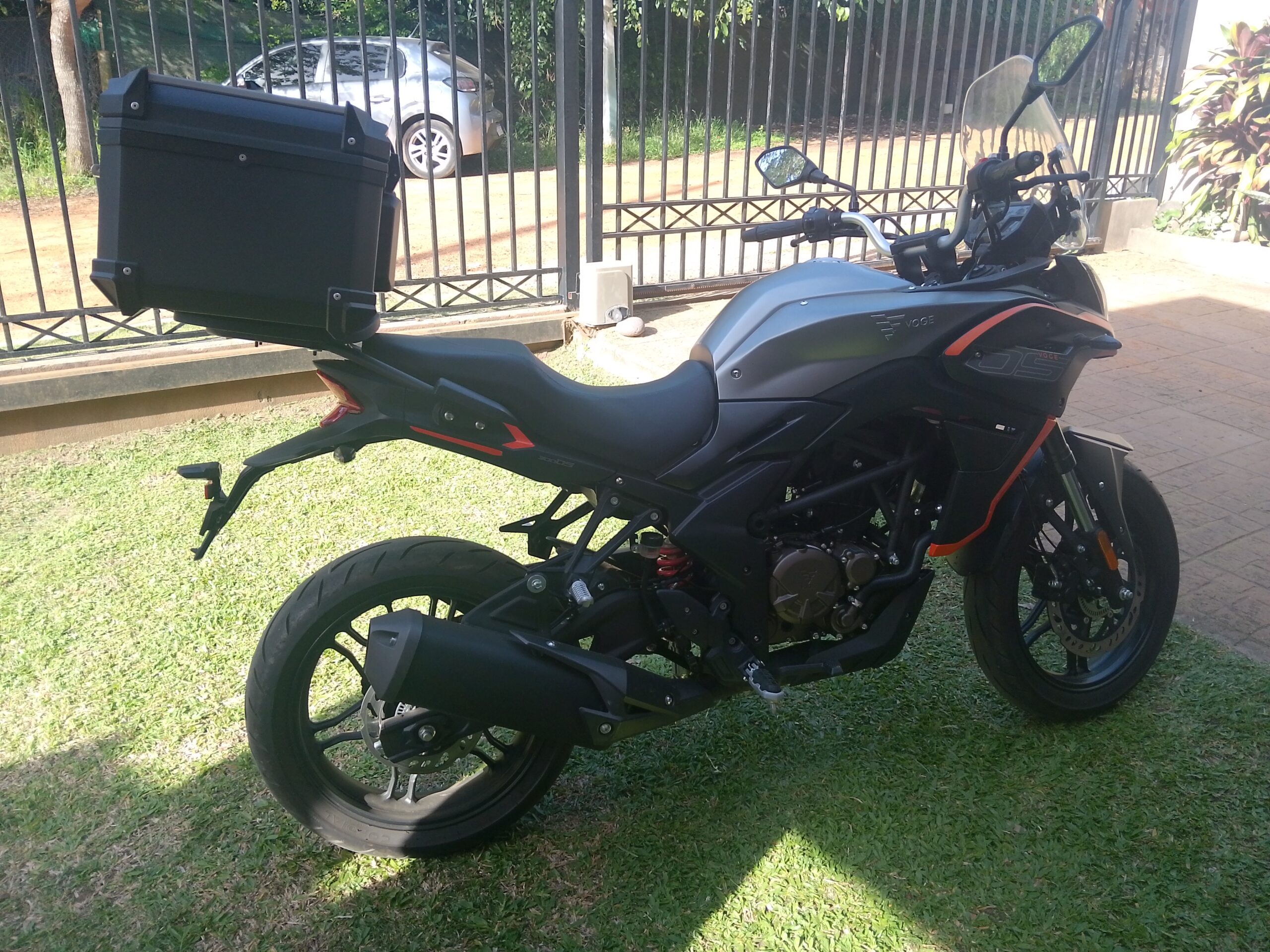 Vogge  300 ds 2023 Negro: imagen 2