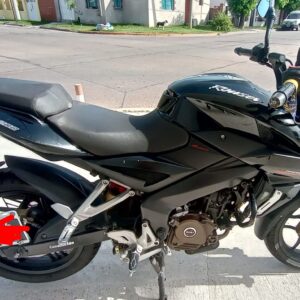 Bajaj Rouser NS200 2015 Negro: imagen 2