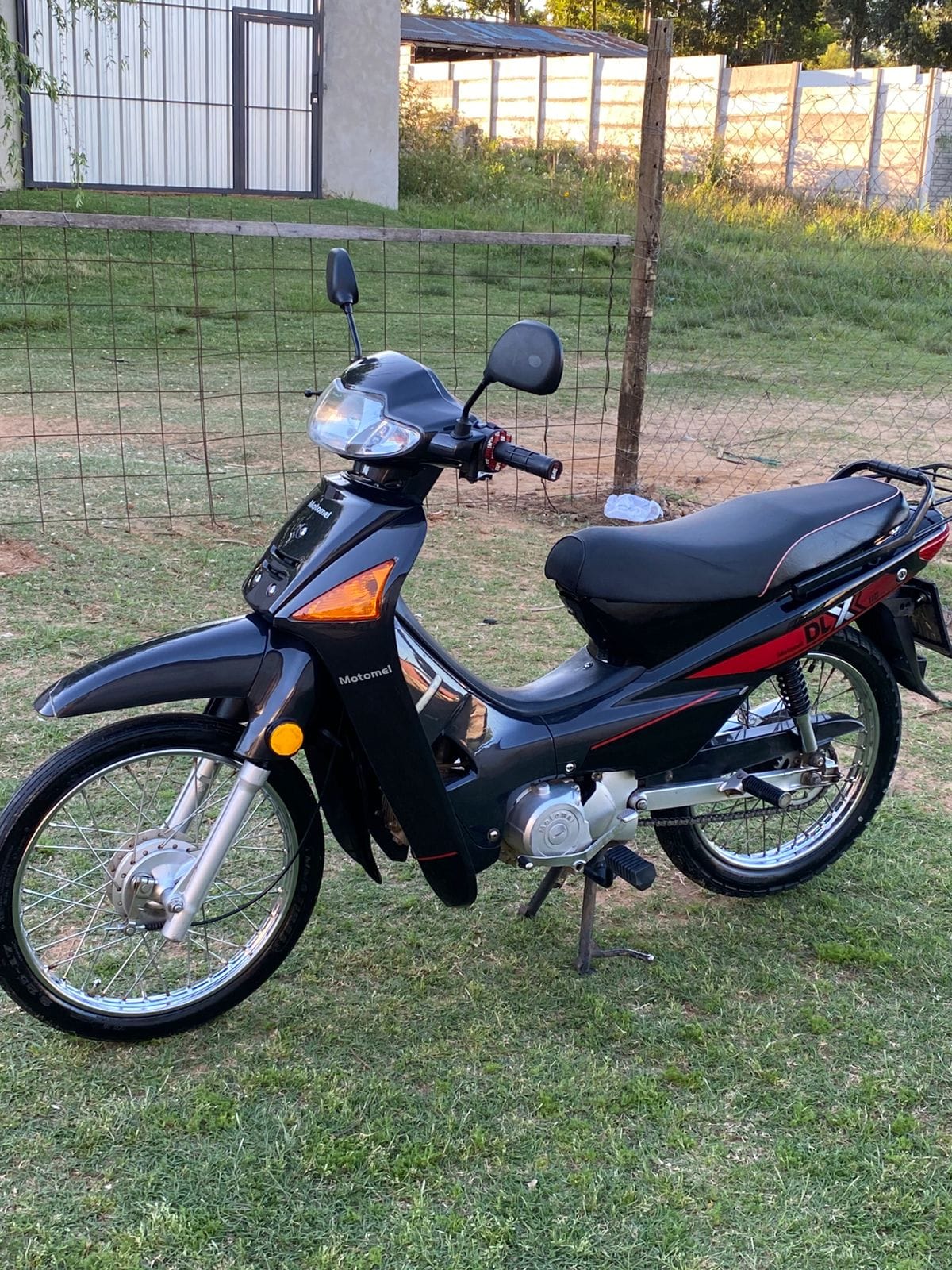 Motomel DLX 2023 Negro: imagen 3