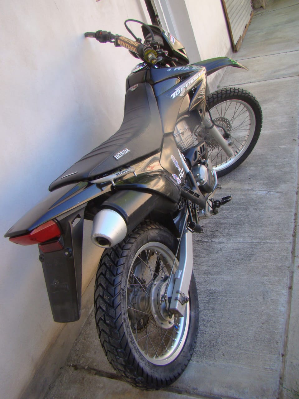 Honda Tornado: imagen 2