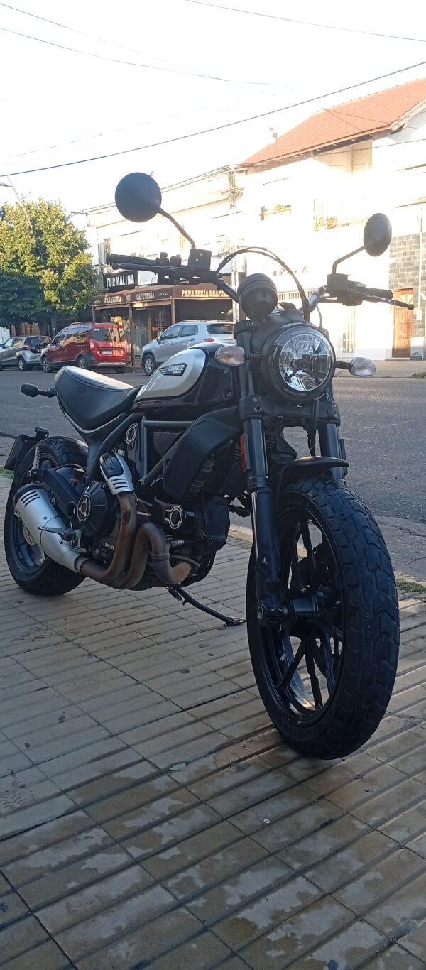 Ducati Scrambler Icon Dark