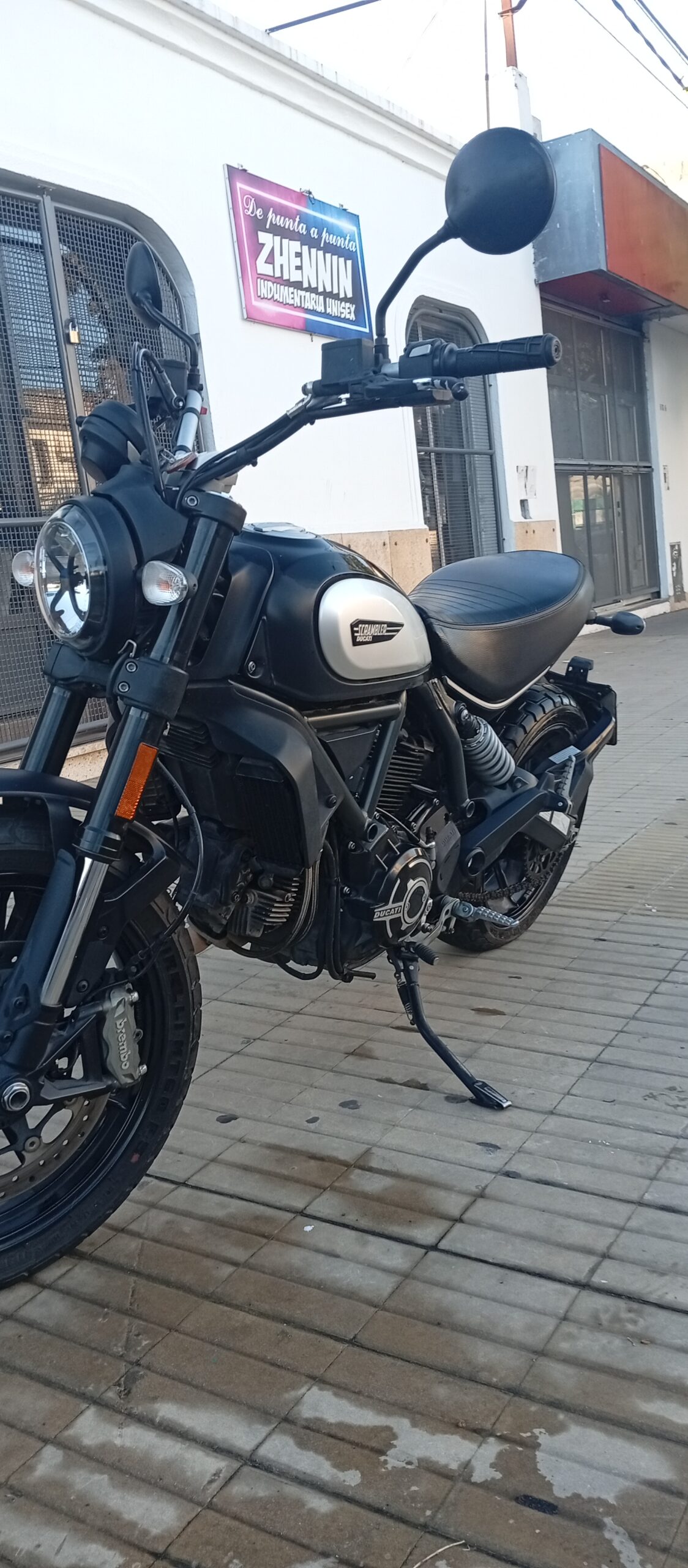 Ducati Scrambler Icon Dark: imagen 3