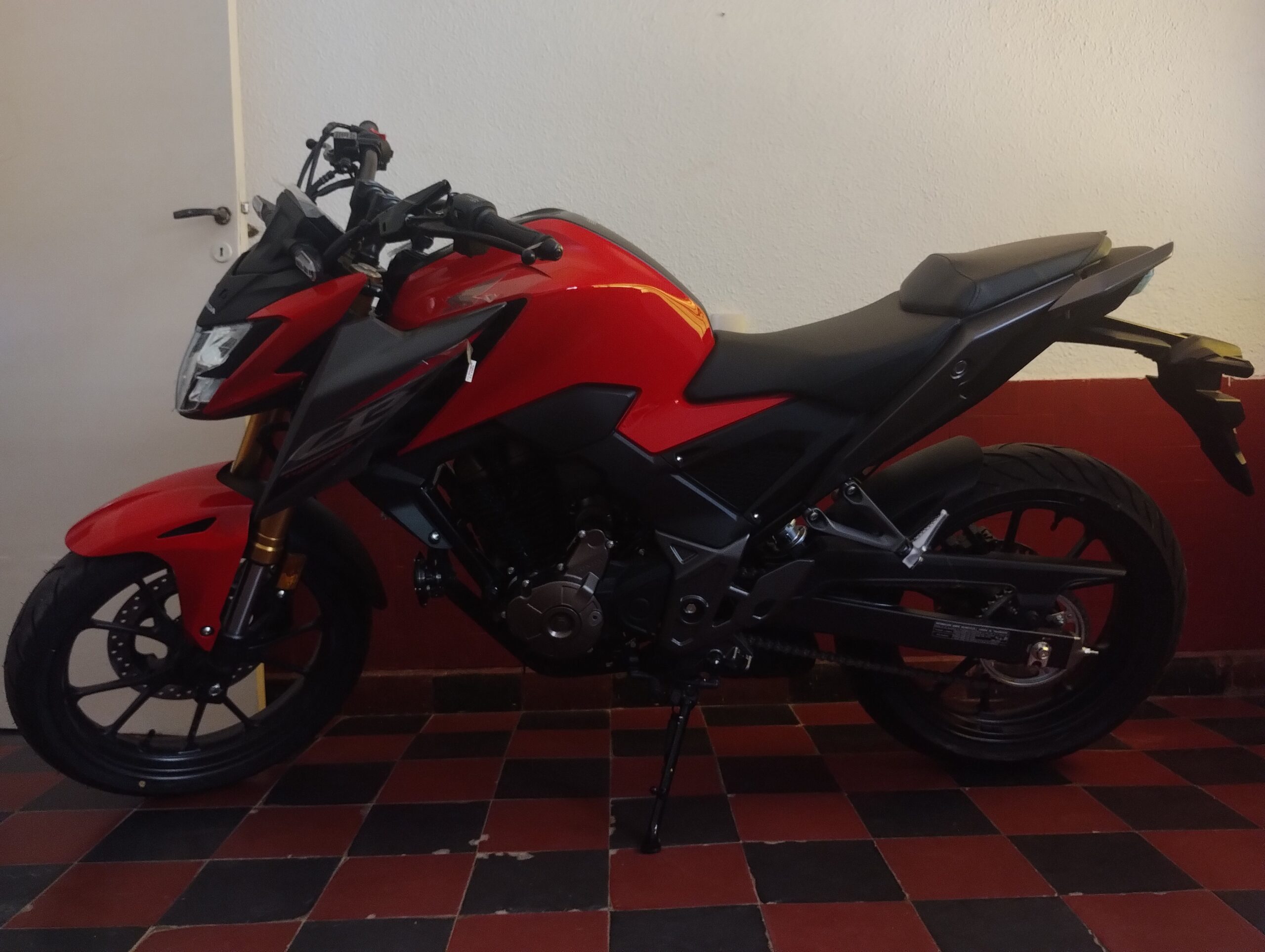 Honda Cb300r Twister 2023 Rojo: imagen 1
