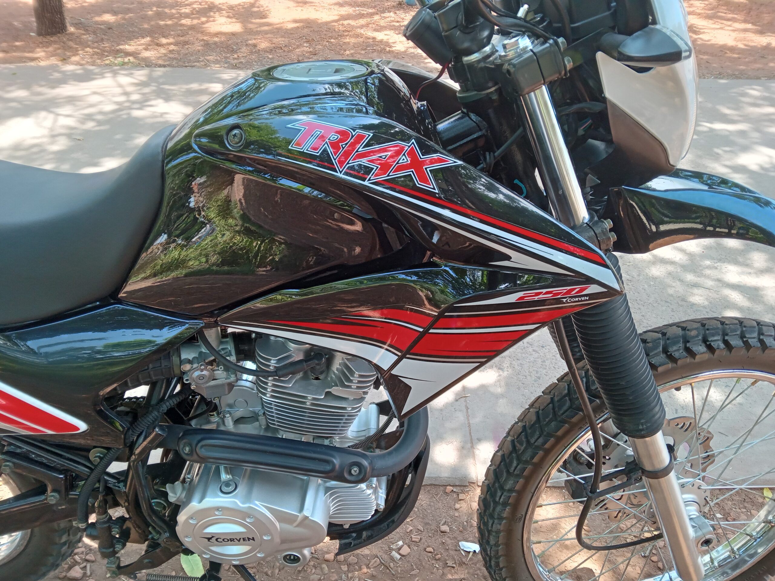 Corven  Triax  2021 Negro: imagen 6