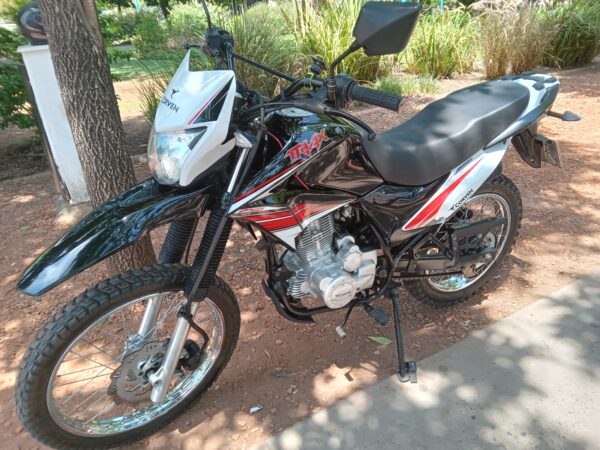 Corven Triax 2021 Negro