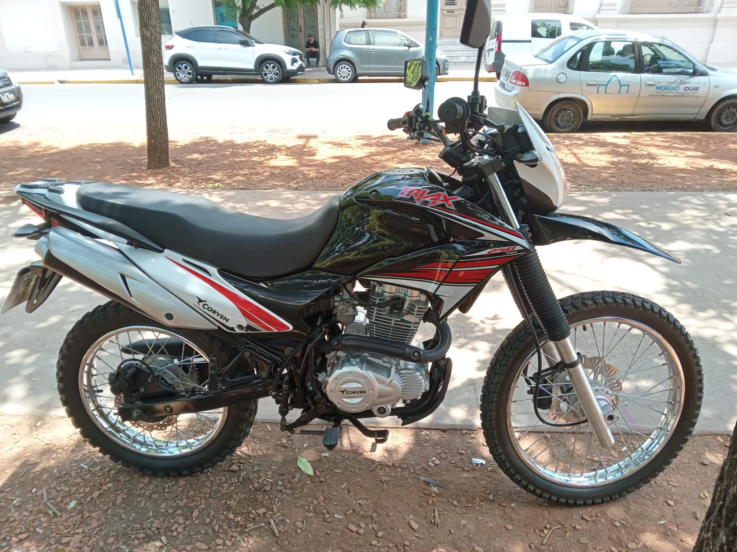 Corven  Triax  2021 Negro: imagen 8