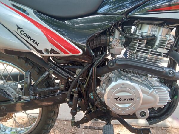 Corven Triax 2021 Negro