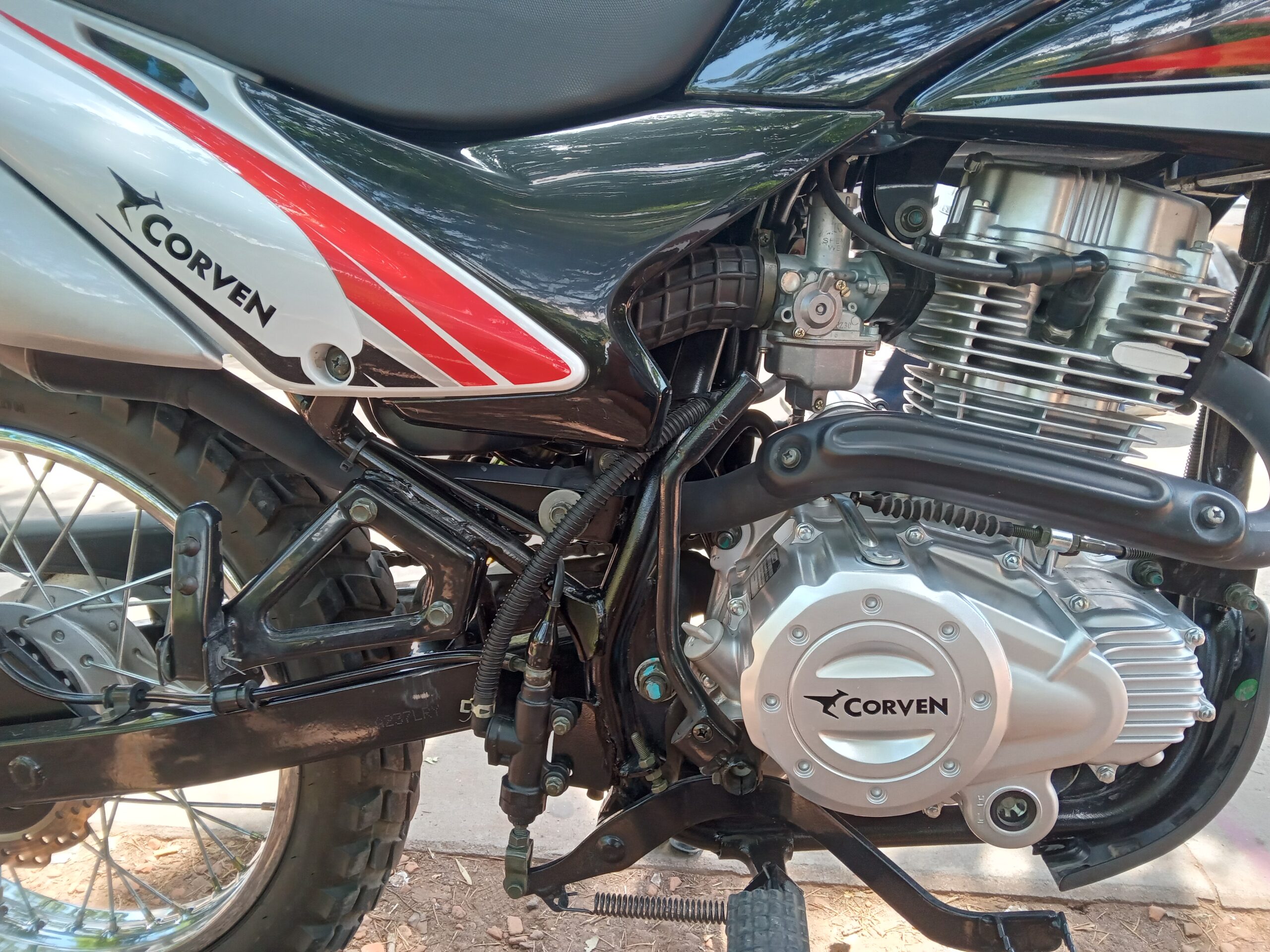 Corven  Triax  2021 Negro: imagen 5