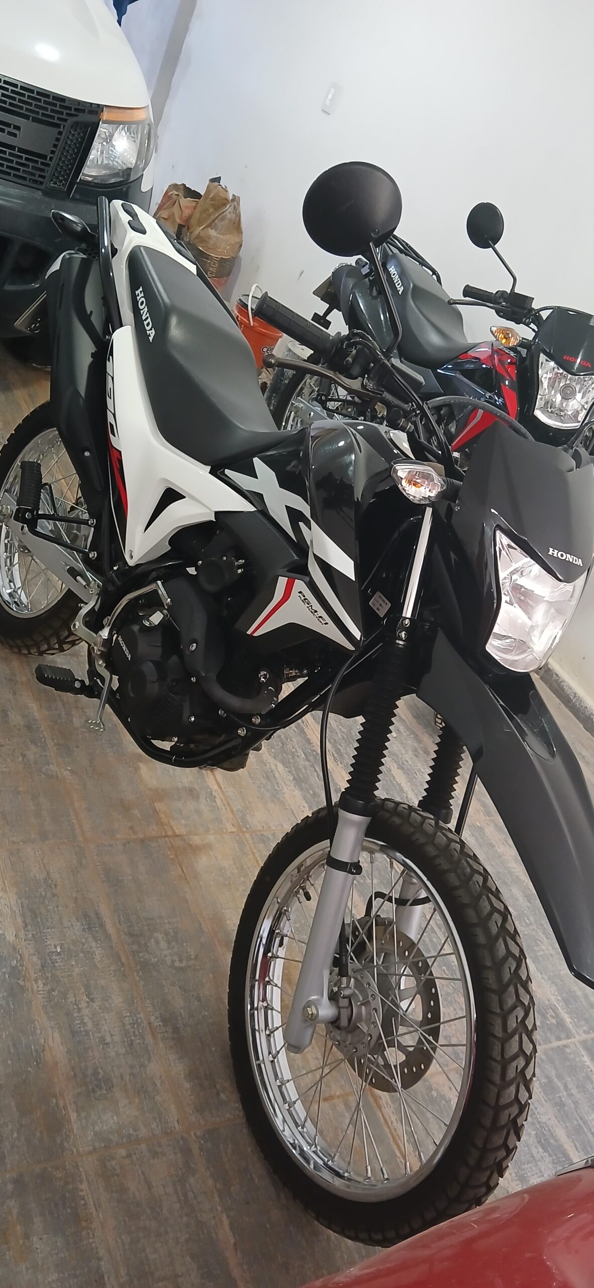 Honda  Xr190  2023 Negro: imagen 4