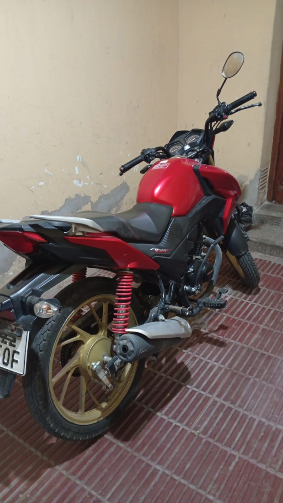 Honda  Twister 125 2023 Rojo: imagen 1