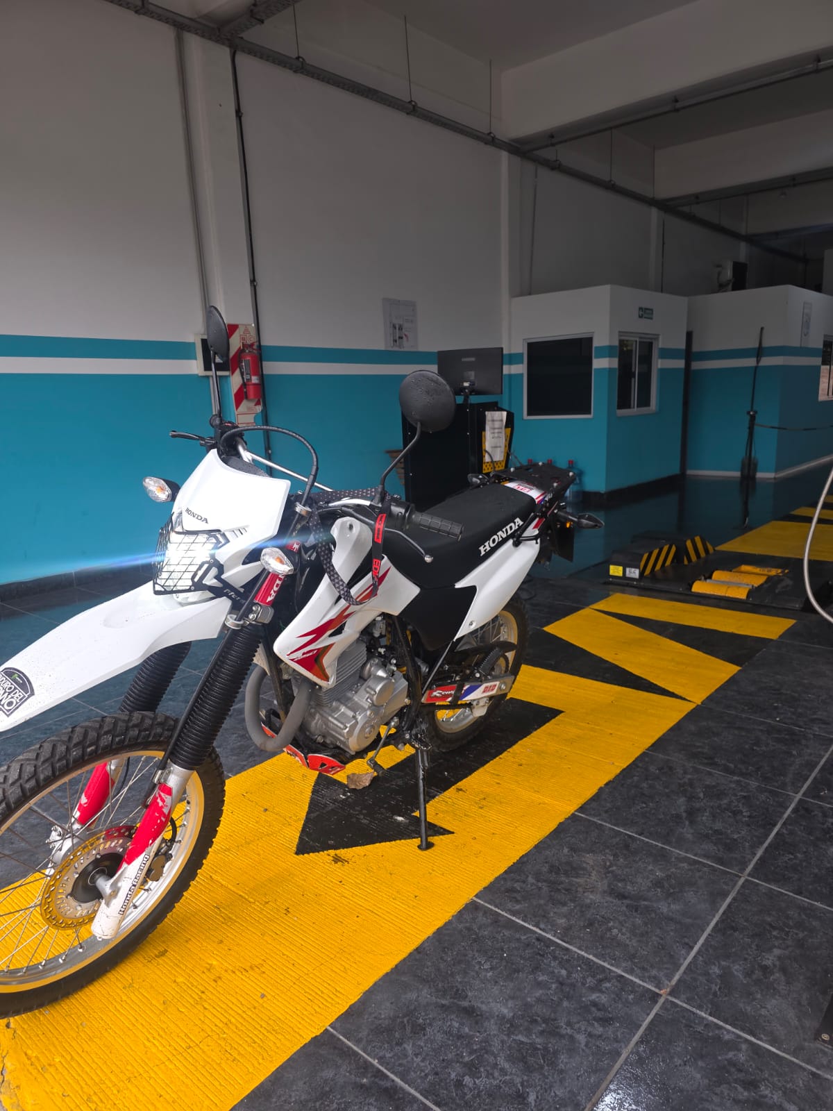 Honda  Xr 250 tornado 2023 Blanco: imagen 4