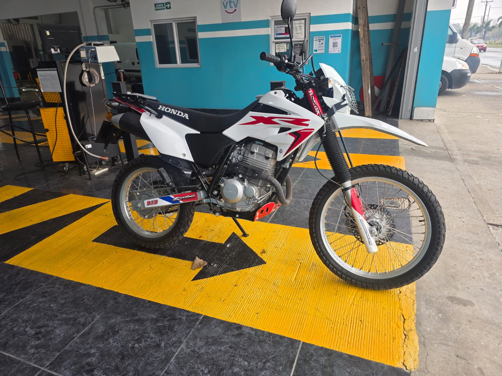 Honda  Xr 250 tornado 2023 Blanco: imagen 1