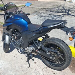 YAMAHA FZ 25: imagen 2